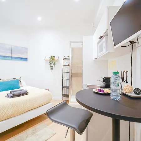 Nets - Saint Lazare Apartman