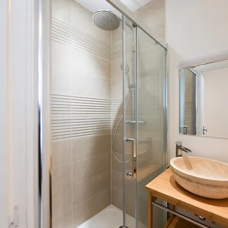 Nets - Saint Lazare Apartment